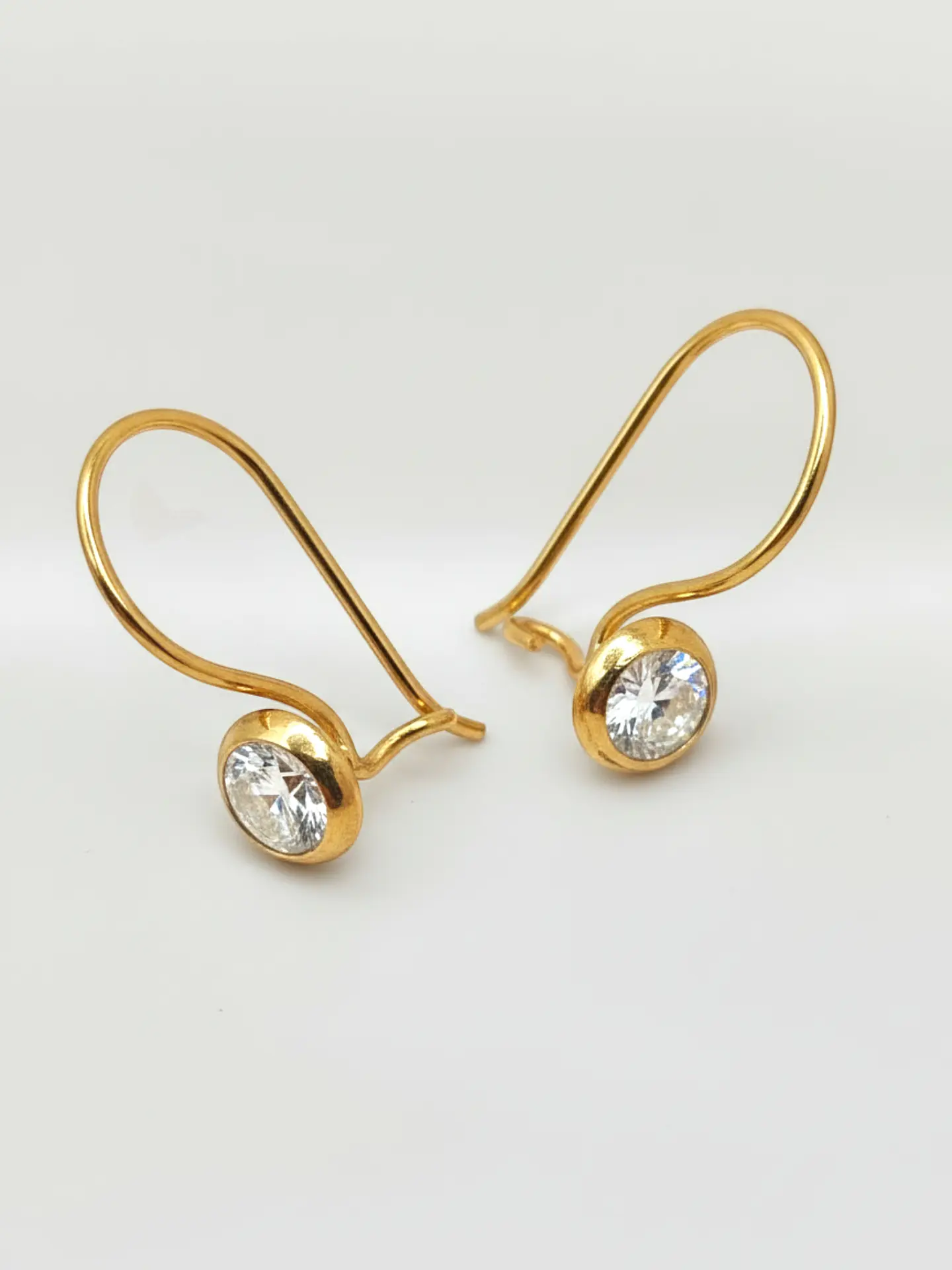 Aros Punto de Luz Resplandor Circón Oro 18k 3