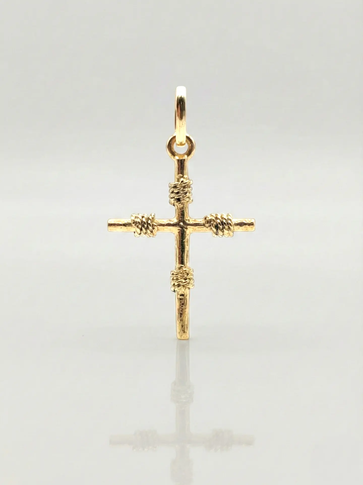 Colgante Cruz de Amarras Sagrada Oro 18k 3