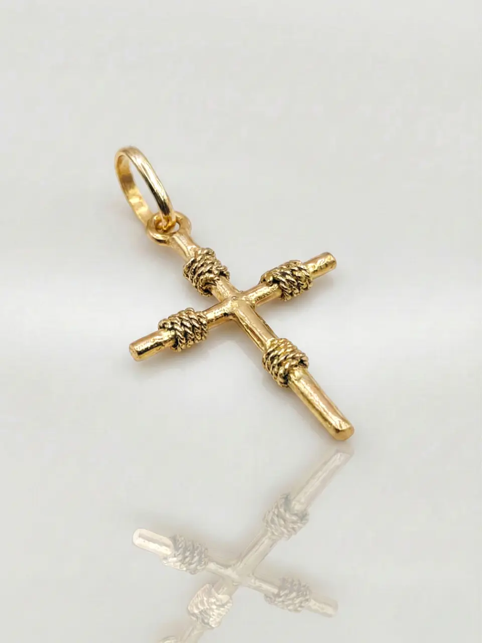 Colgante Cruz de Amarras Sagrada Oro 18k 4