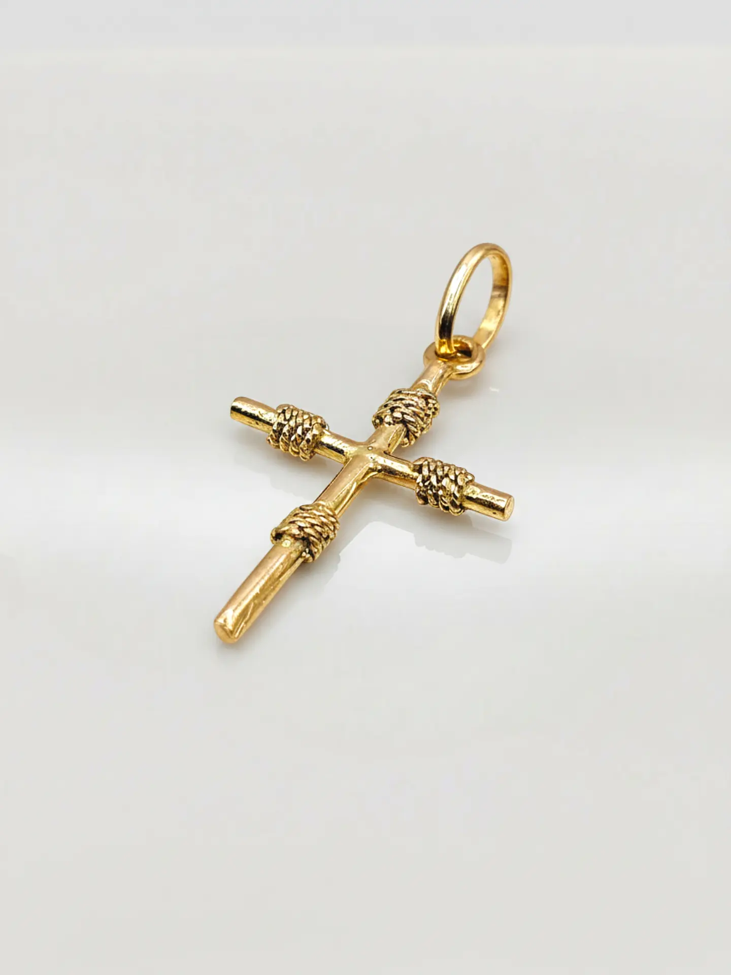 Colgante Cruz de Amarras Sagrada Oro 18k 5