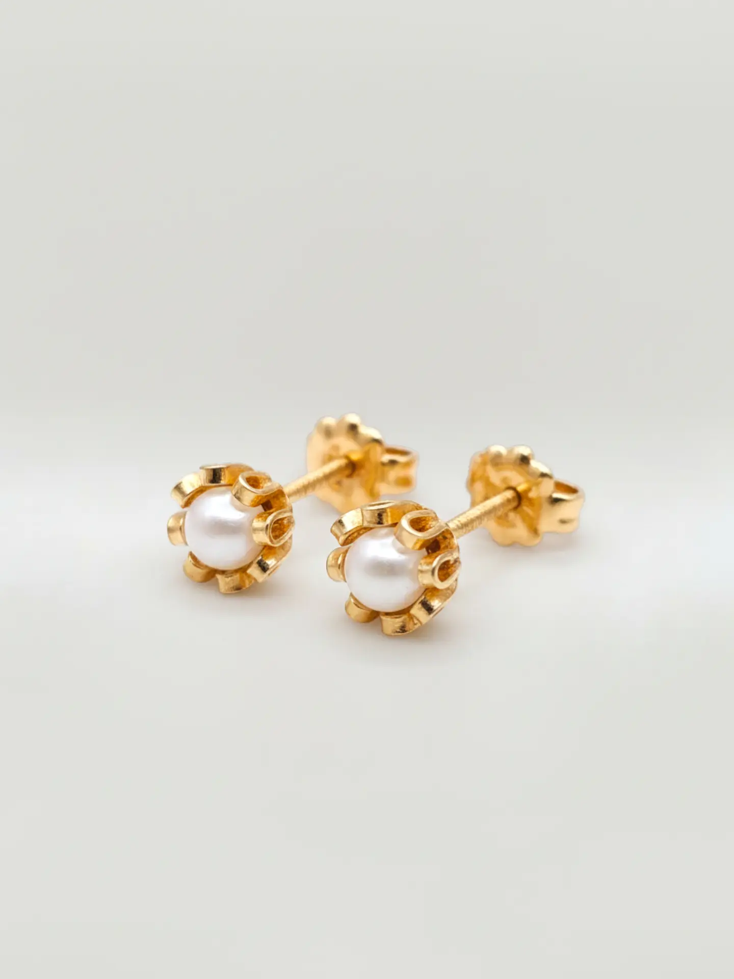 Aros Perla Cultivada Cuello de Gala Oro 18k 6