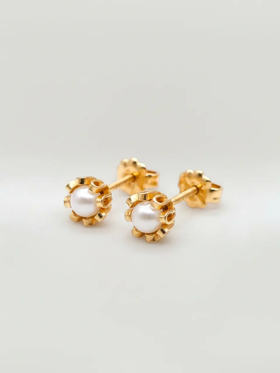 Aros Perla Cultivada Cuello de Gala Oro 18k 6