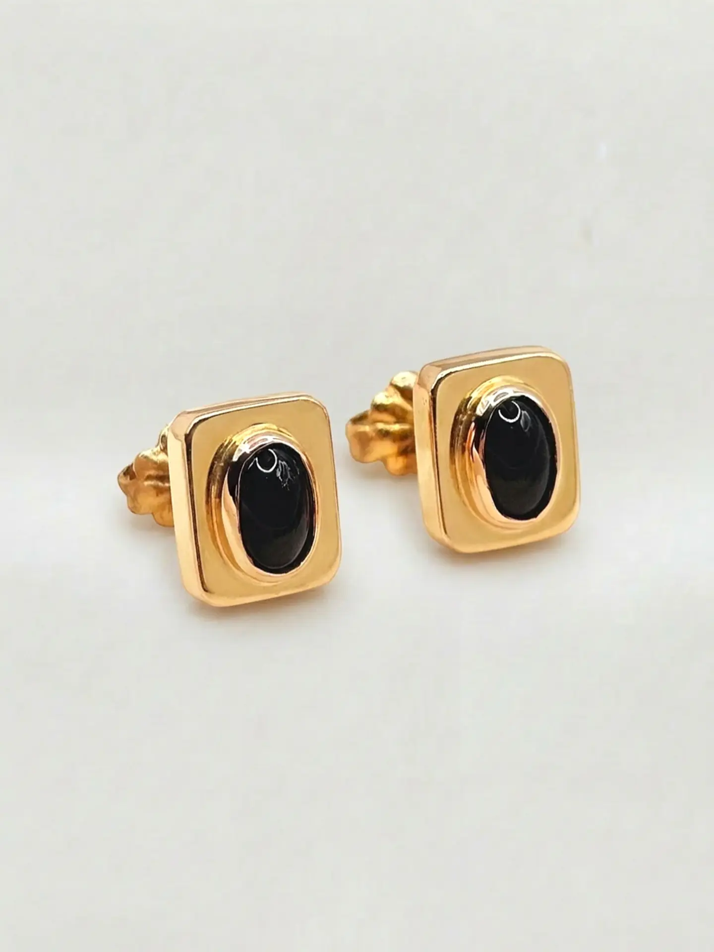 Aros Cuadrados Ónix Cabuchón Grande Oro 18k 6