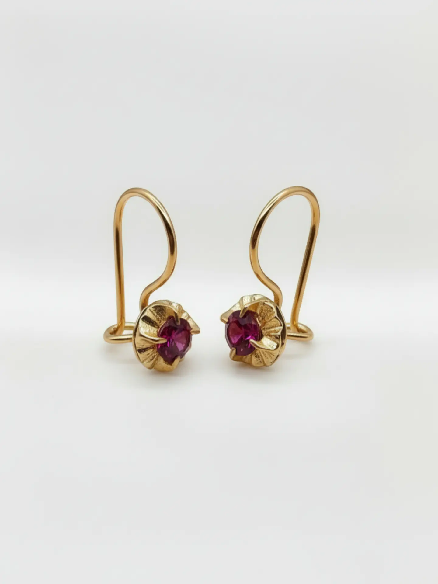 Aros Chatón Pasión de Rubí Oro 18k 4