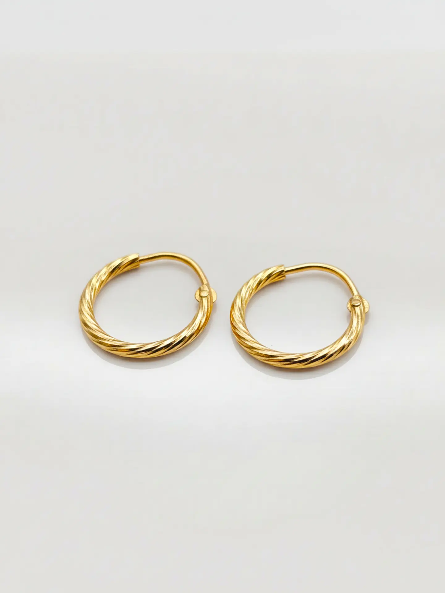 Aros Argollas Satín Distinción Oro 18k 1