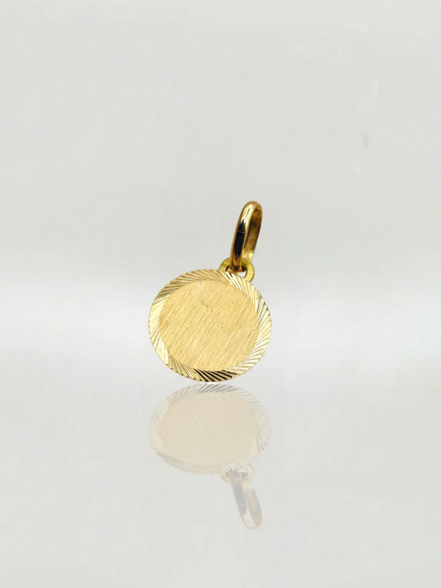 Colgante Disco Satín Esencia Oro 18k 4