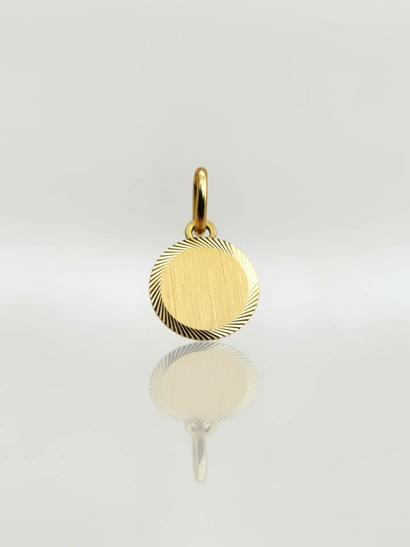 Colgante Disco Satín Esencia Oro 18k 1