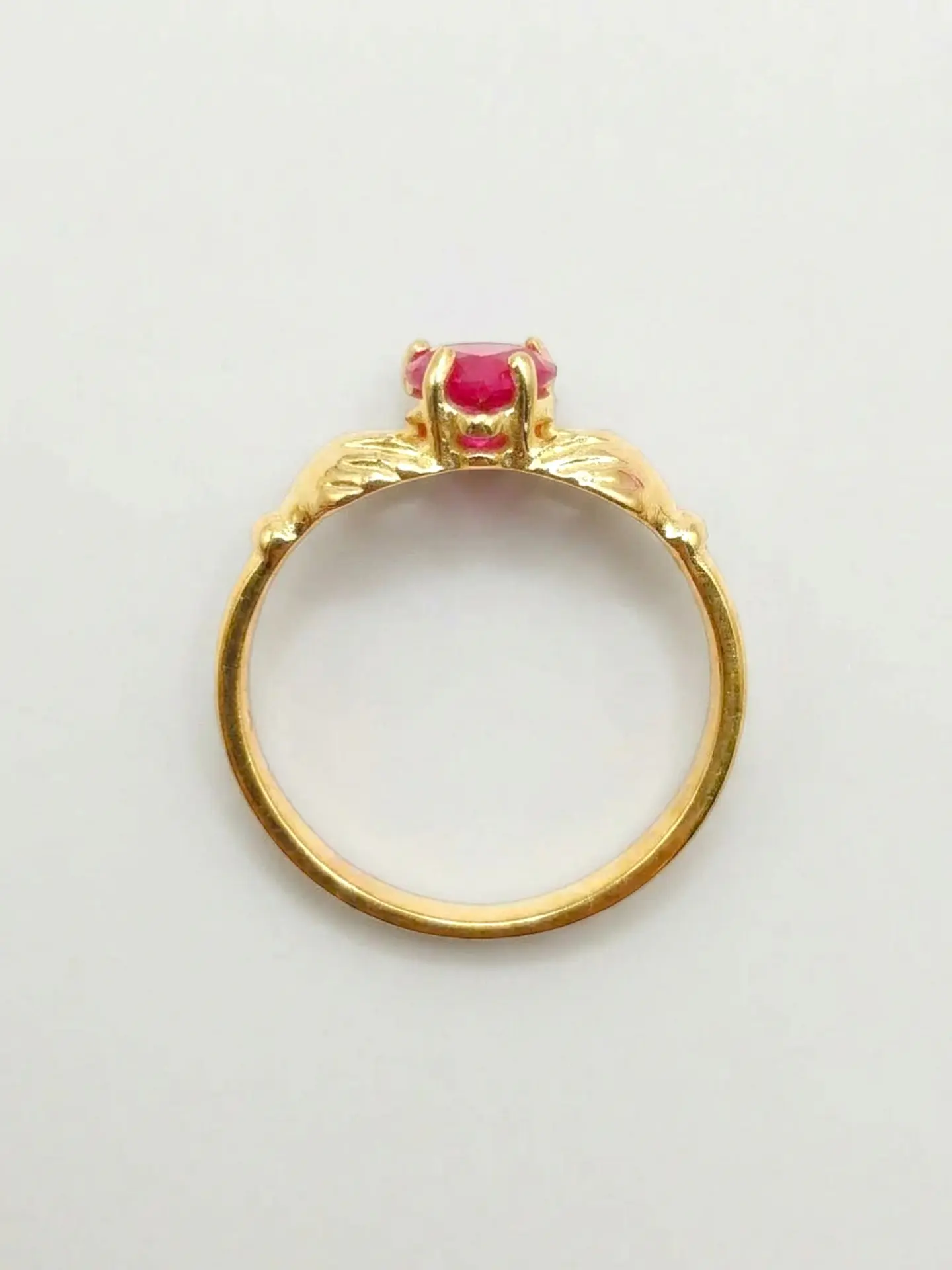Anillo Amor Eterno Manos y Rubí Oro 18k 2