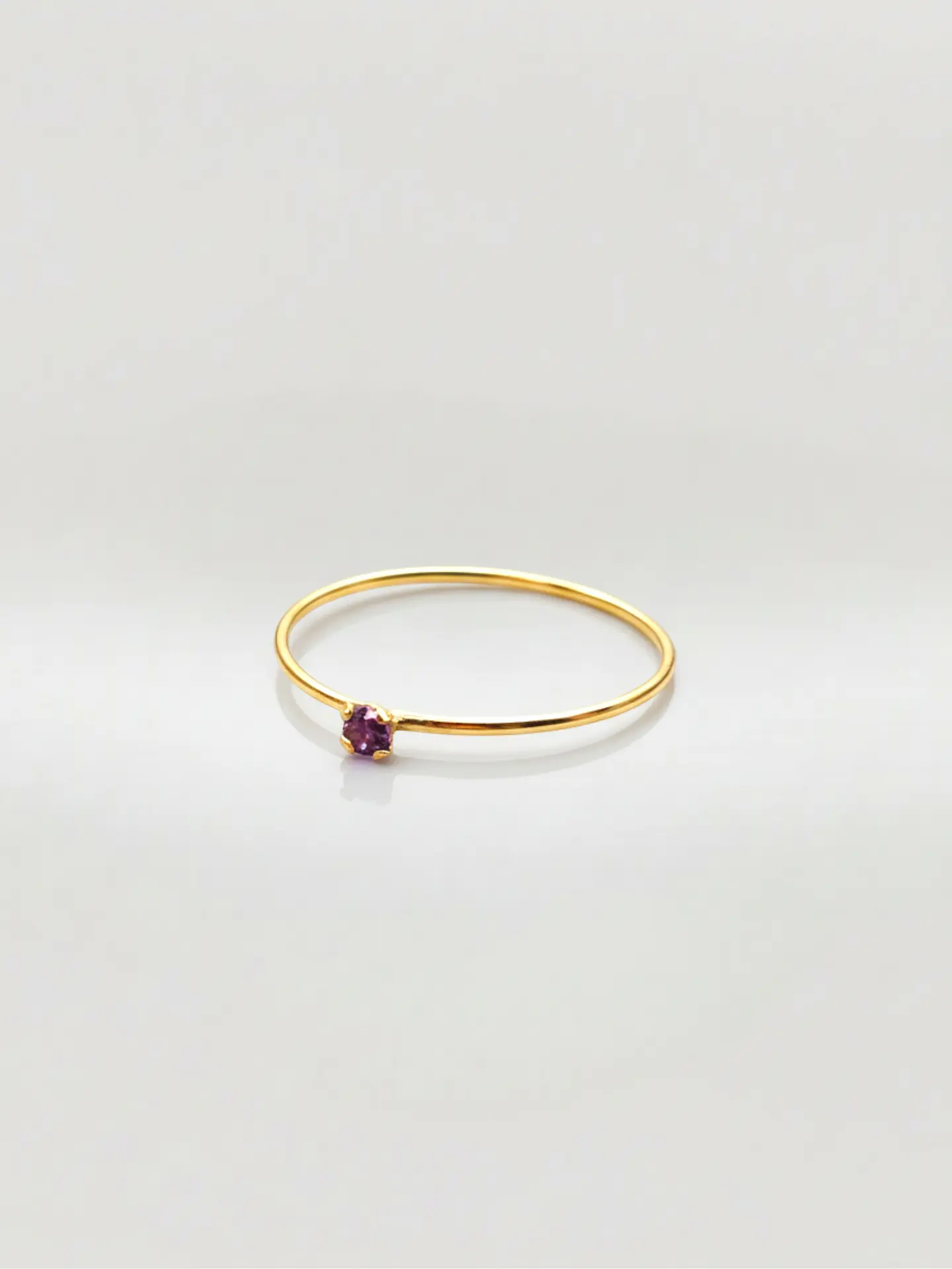 Anillo Solitario Esencia de Amatista Oro 18k 5