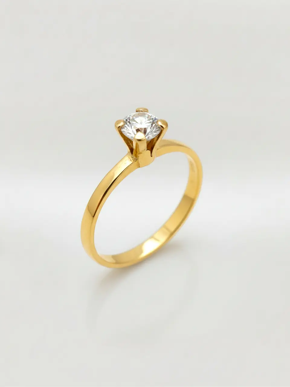 Anillo Solitario Esencia de Circón Oro 18k 5