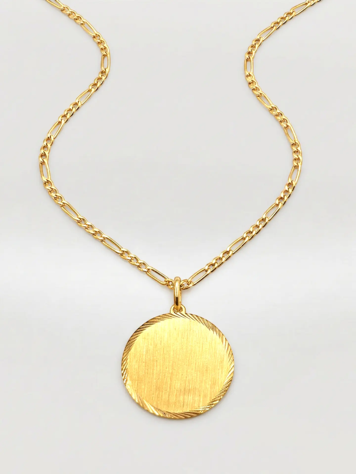 Cadena Cartier con Disco Satín de Gala Oro 18k 4