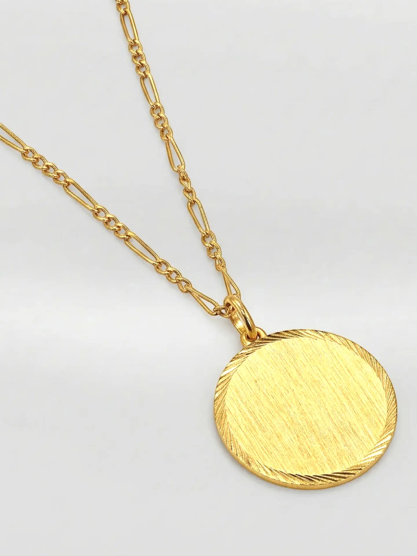 Cadena Cartier con Disco Satín de Gala Oro 18k 5