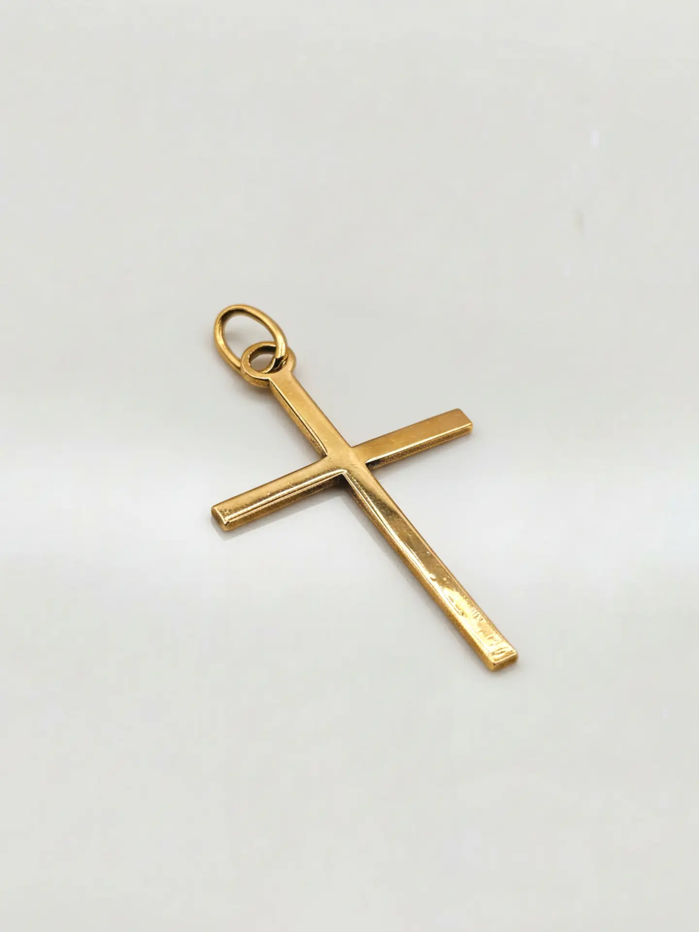 Colgante Cruz Estilizada de Fe Oro 18k 3