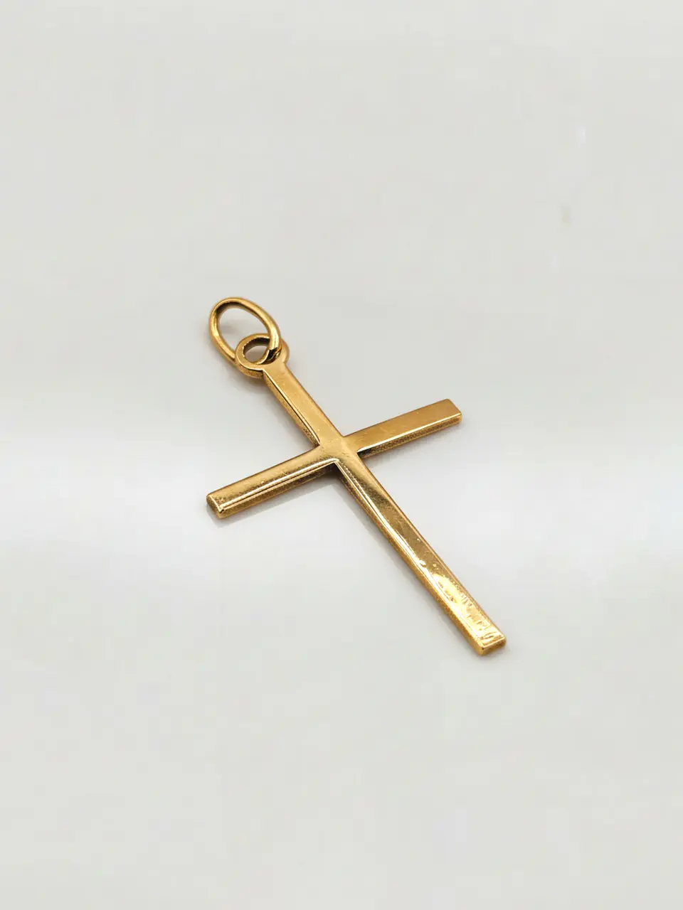 Colgante Cruz Estilizada de Fe Oro 18k 3