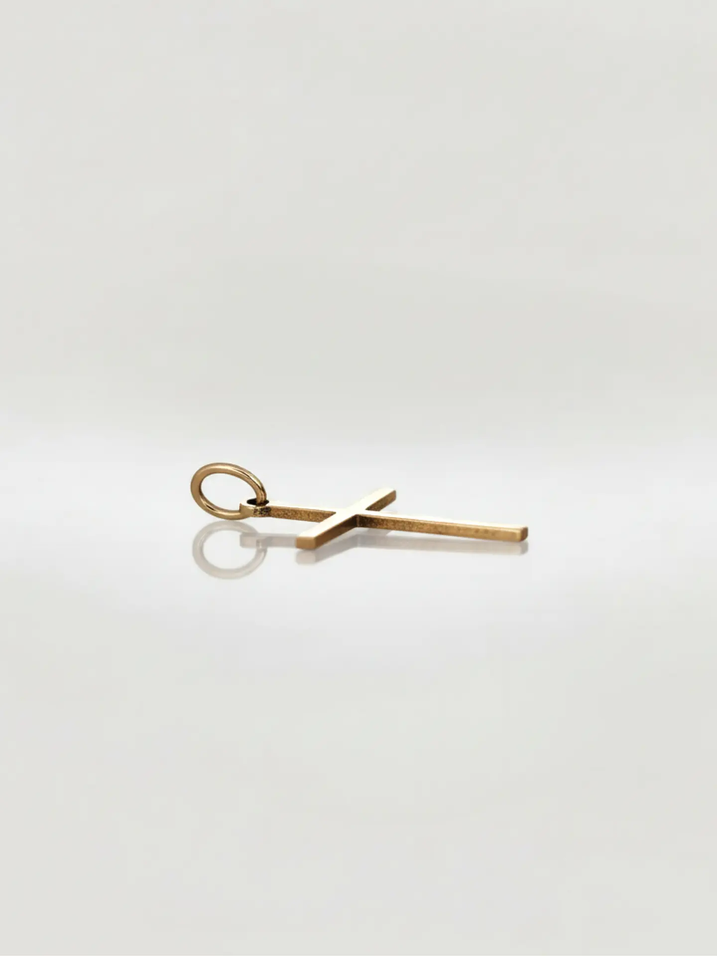 Colgante Cruz Estilizada Devoción Oro 18k 2