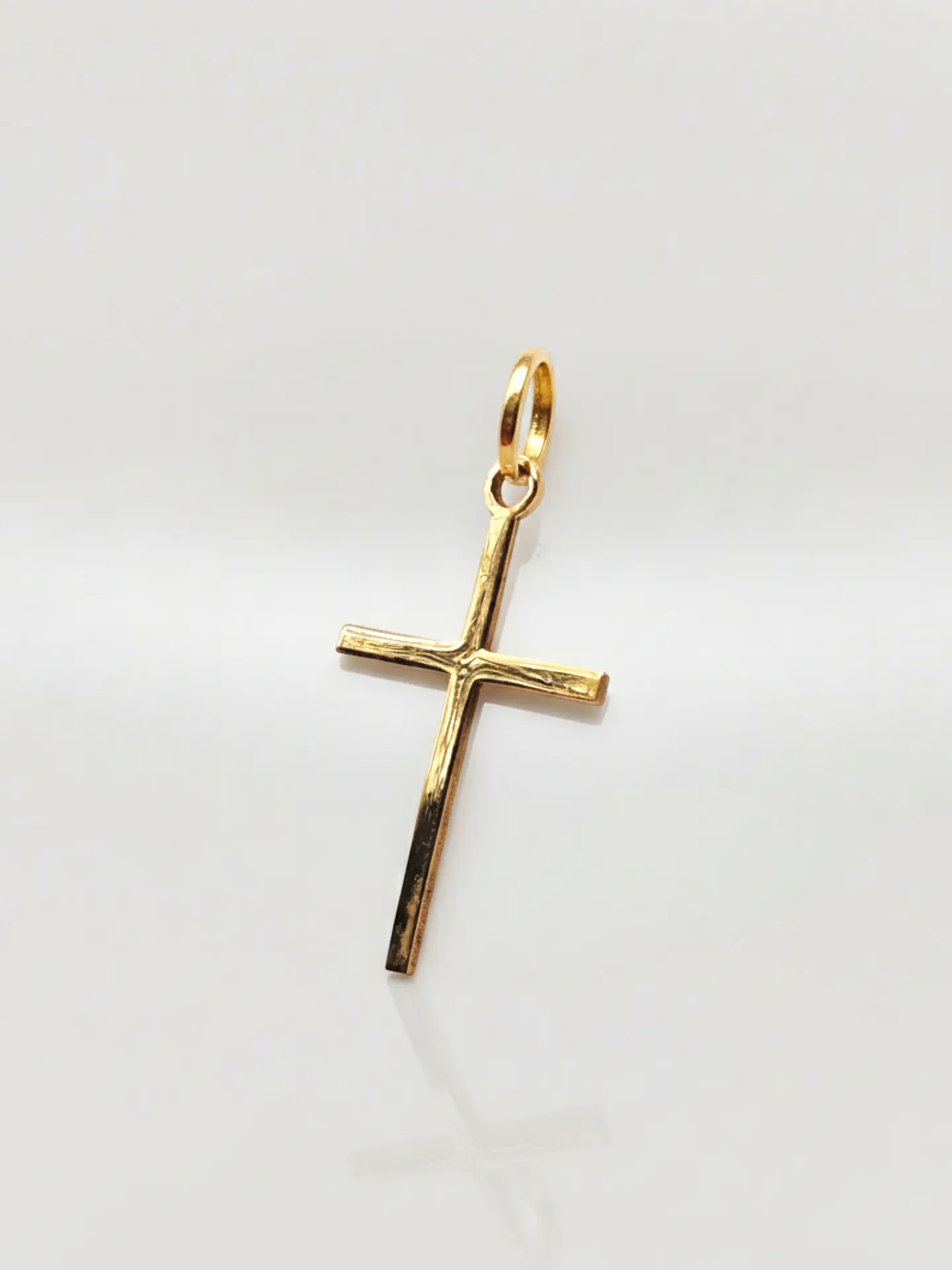 Colgante Cruz Estilizada Devoción Oro 18k 3