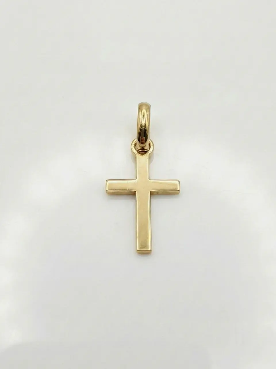 Colgante Cruz Estilizada Esencia Oro 18k 1