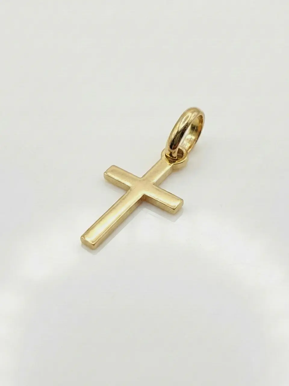 Colgante Cruz Estilizada Esencia Oro 18k 3