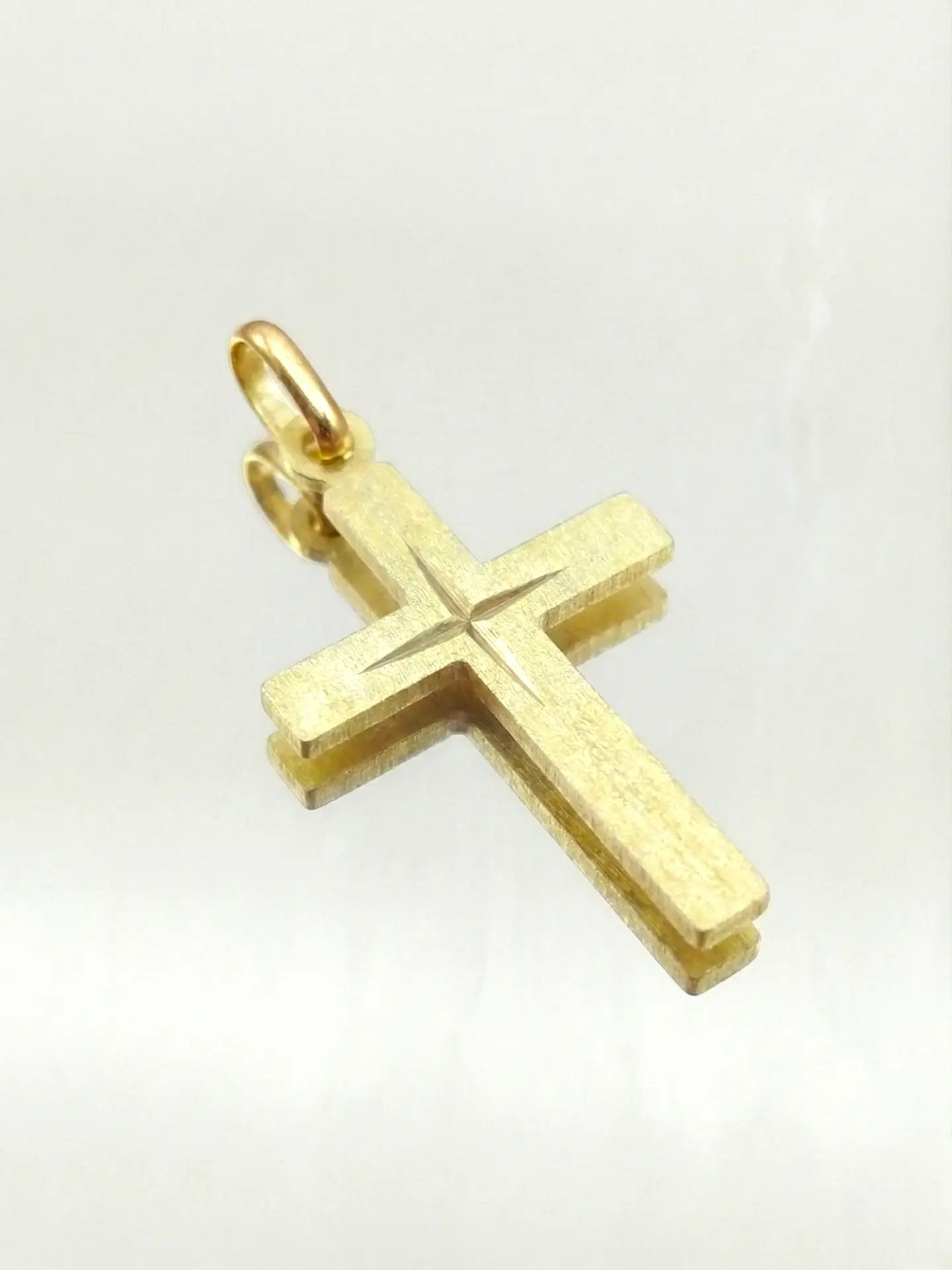 Colgante Cruz Calada de Fe Oro 18k 4