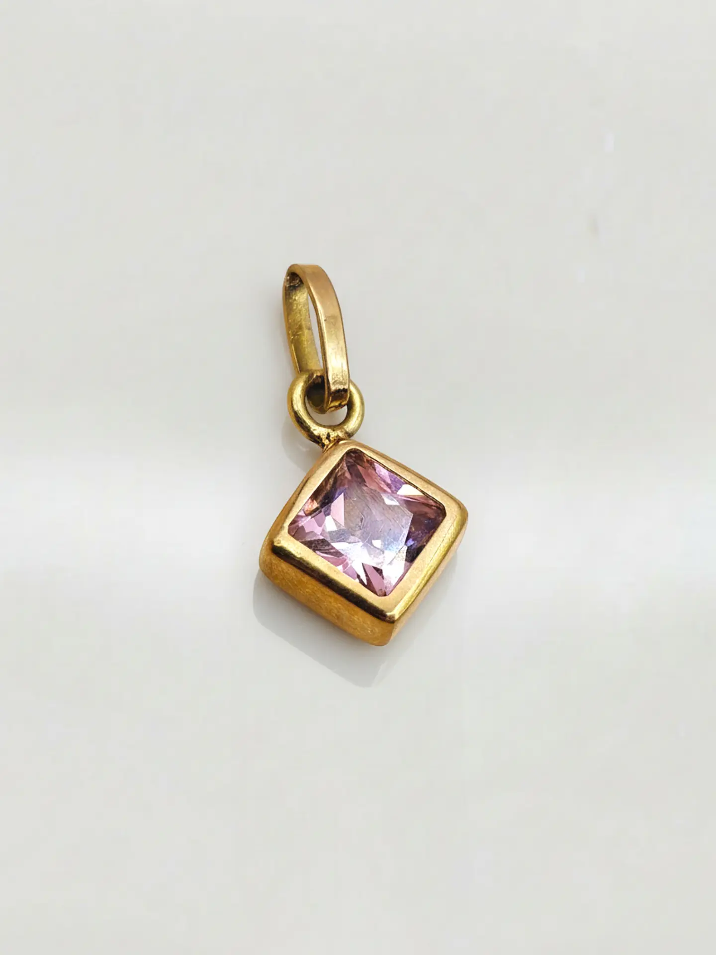 Colgante Rombo Rosa de Francia Mística Oro 18k 1