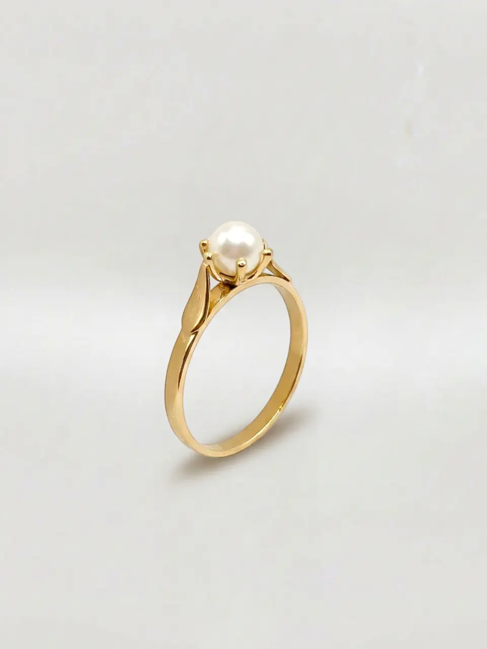 Anillo Pistilo Perla Cultivada Esplendor Oro 18k 4