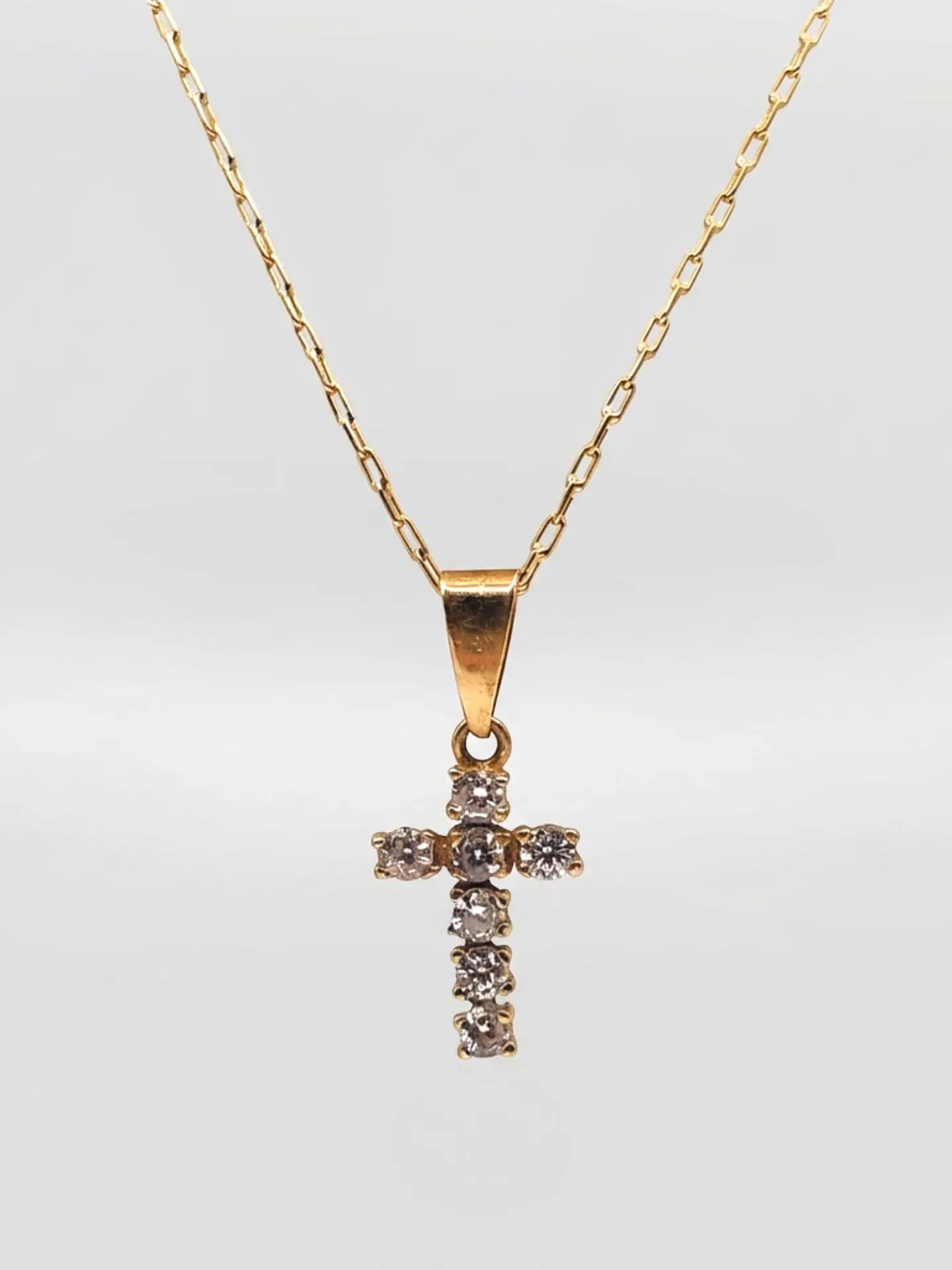 Cadena Cruz de Brillo Sagrado Circones Oro 18k 1