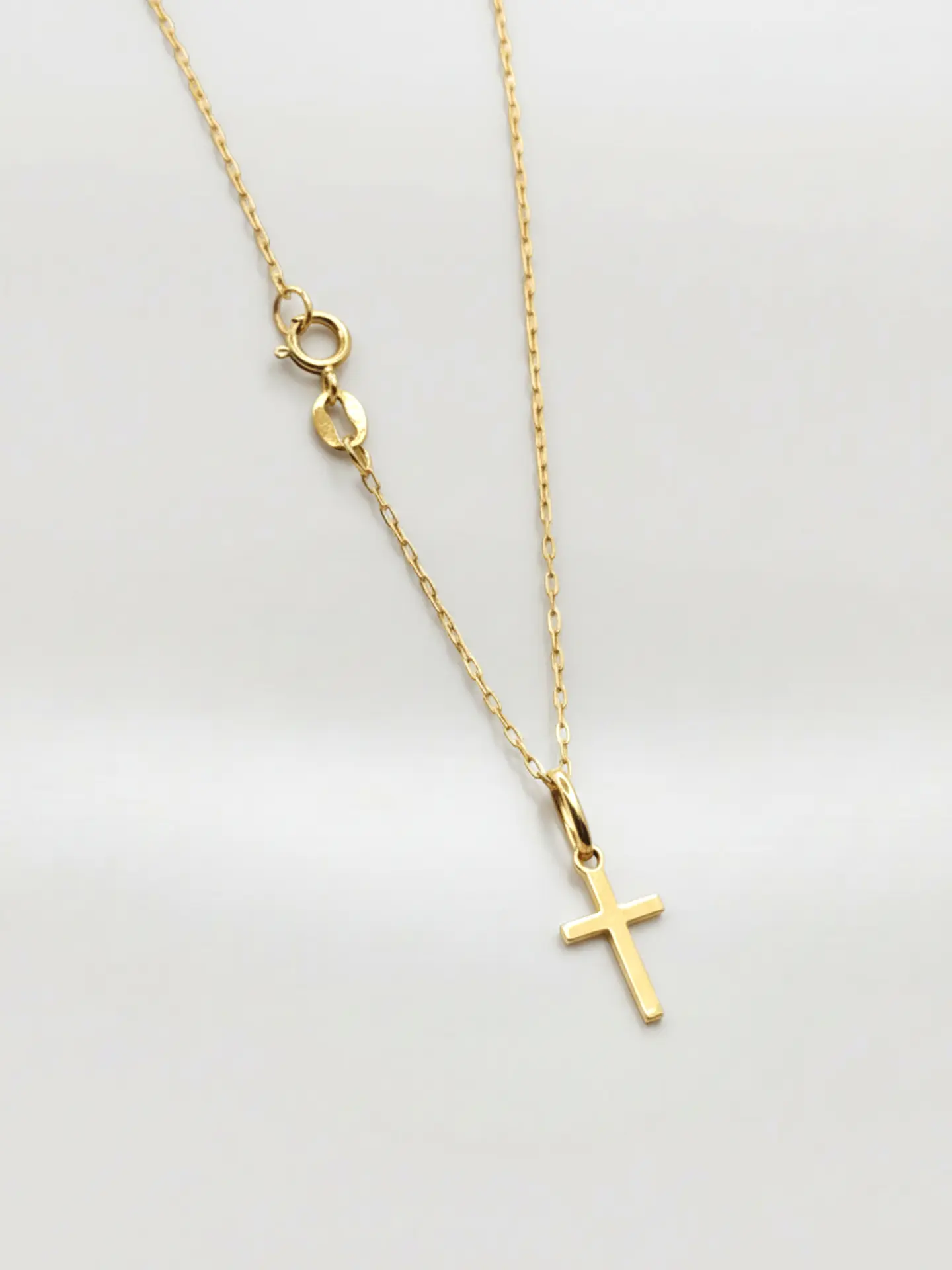 Cadena Cruz Estilizada Esencia Oro 18k 4