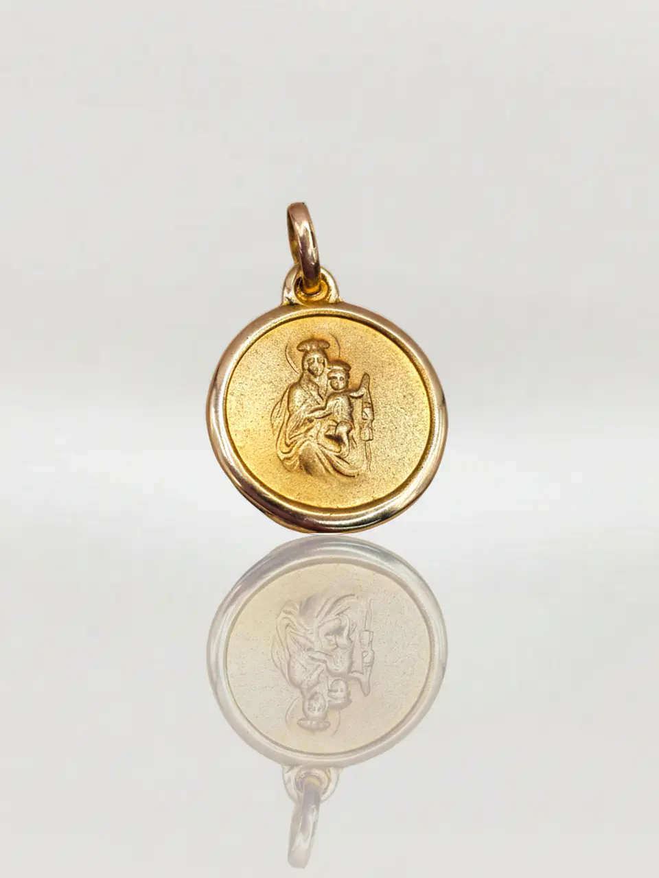 Colgante Devoción Virgen del Carmen Oro 18k 3