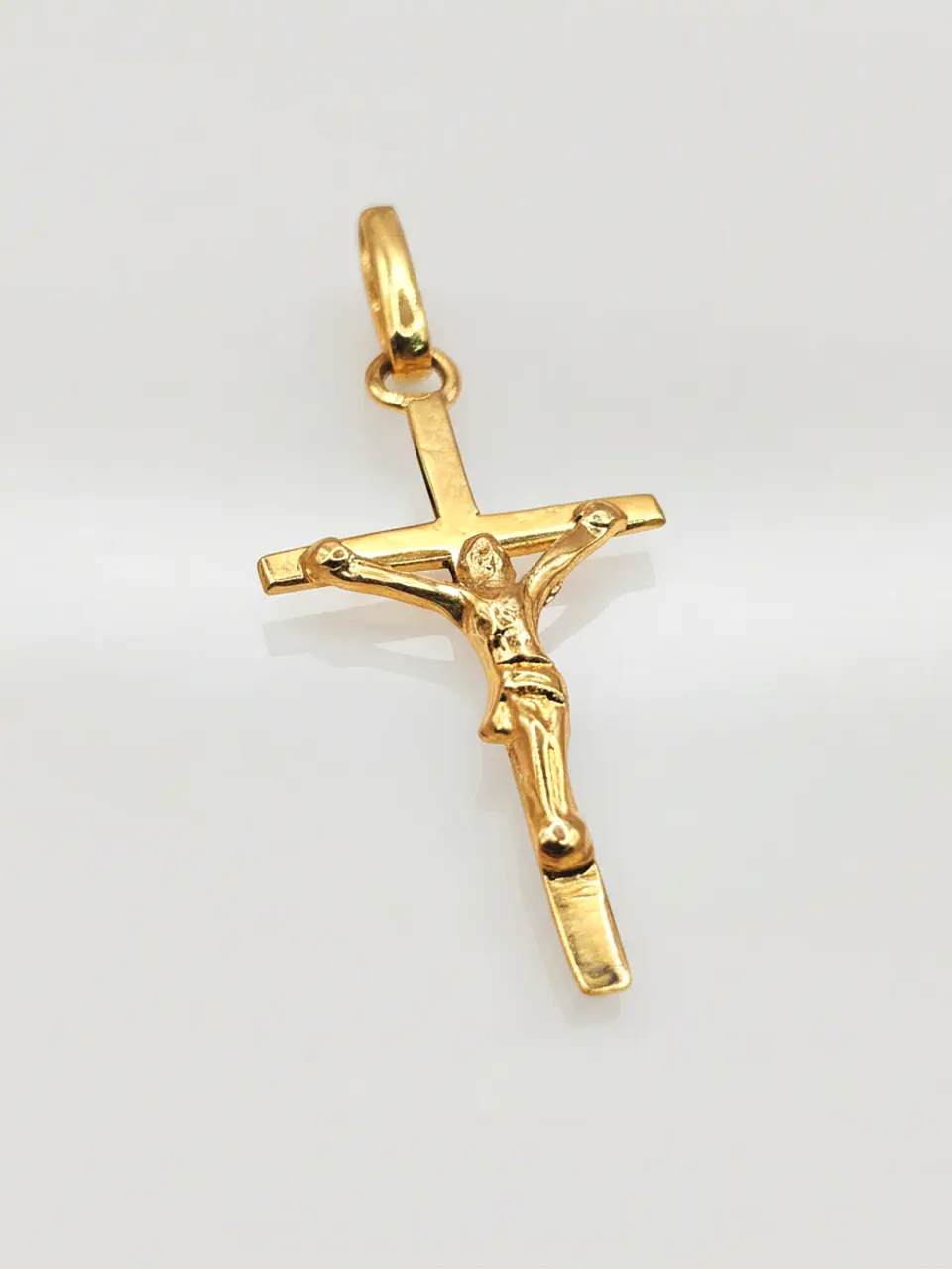 Colgante Cruz de Fe con Cristo Oro 18k 2