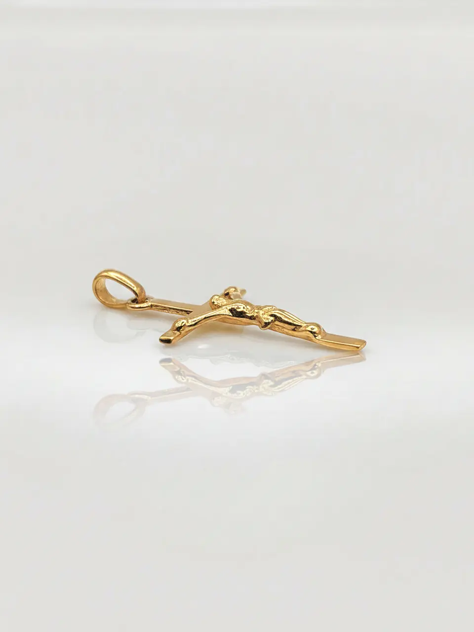 Colgante Cruz de Fe con Cristo Oro 18k 4