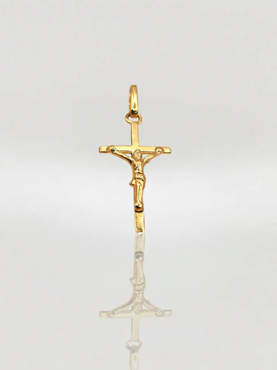 Colgante Cruz de Fe con Cristo Oro 18k 5