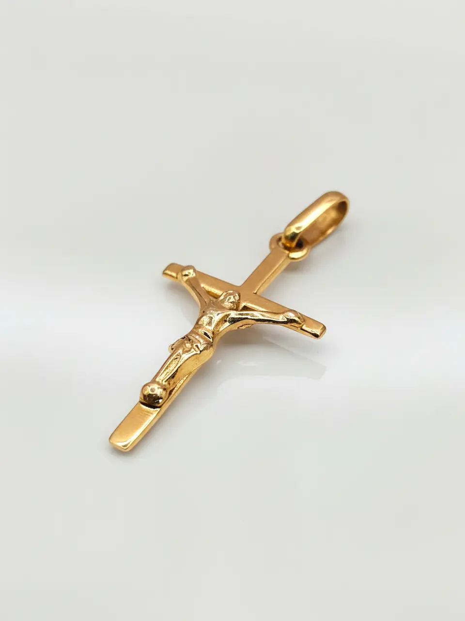Colgante Cruz de Devoción con Cristo Oro 18k 3