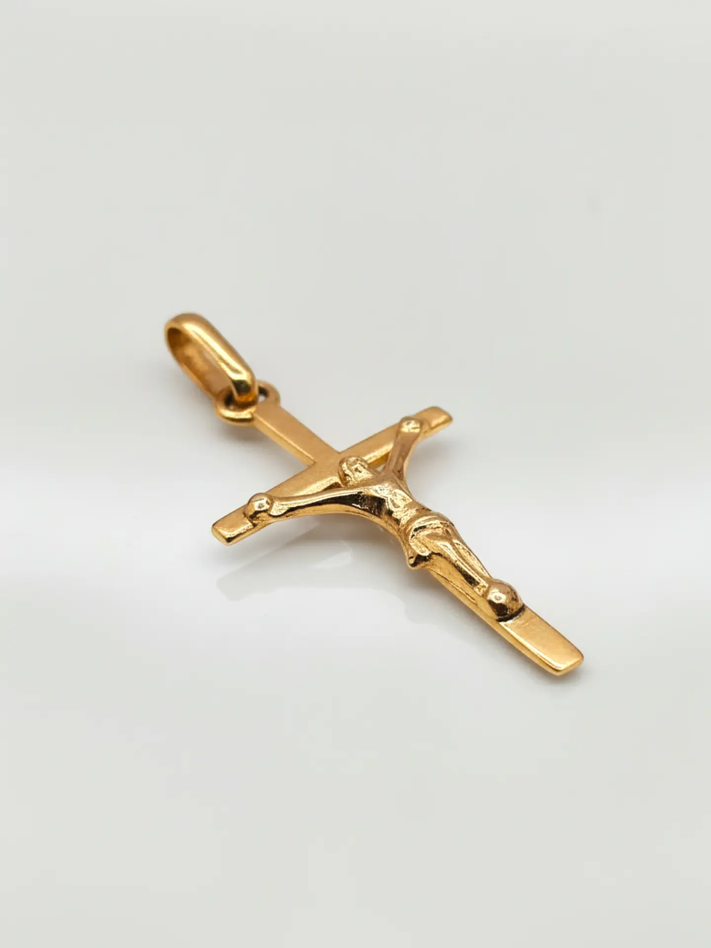 Colgante Cruz de Devoción con Cristo Oro 18k 5