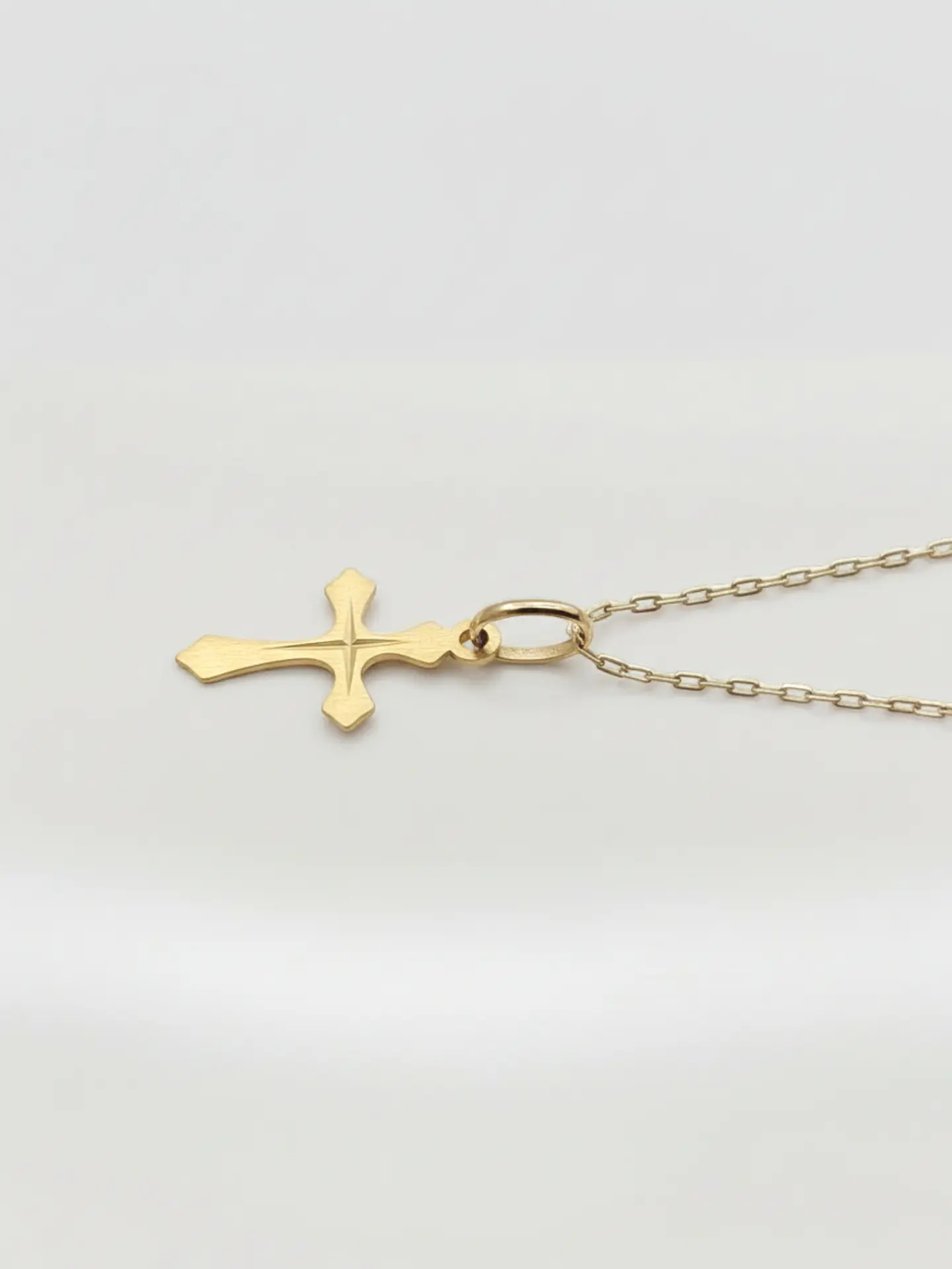 Cadena Devoción Satín con Cruz Oro 18k 4