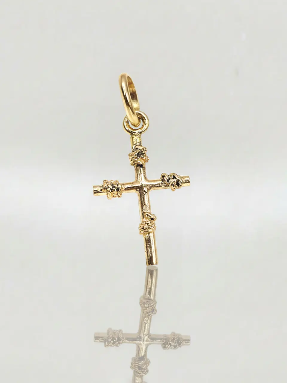 Colgante Cruz con Amarras de Fe Oro 18k 1