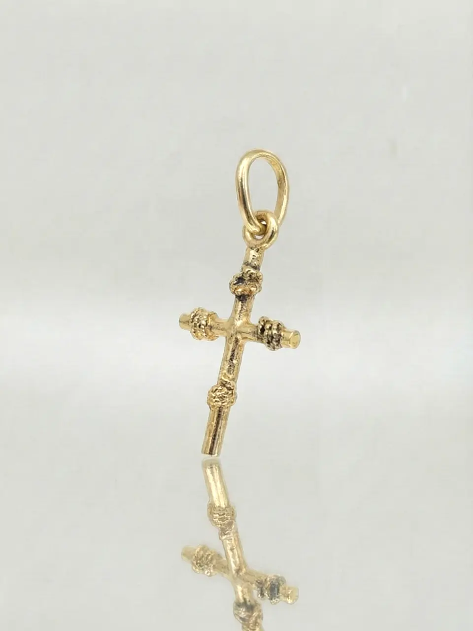 Colgante Cruz con Amarras de Fe Oro 18k 4