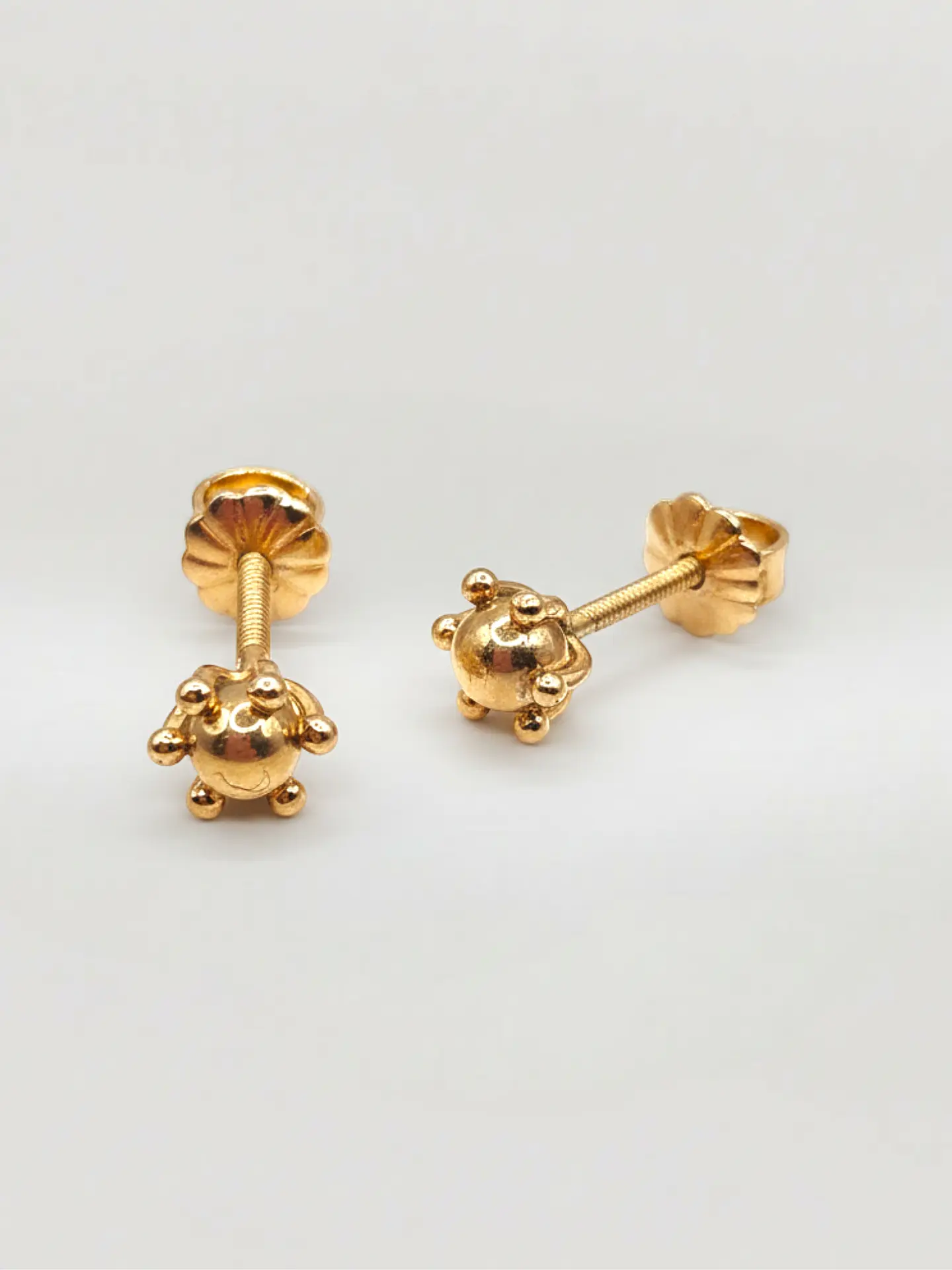 Aros Esfera Pistilo Mediano Oro 18k 1