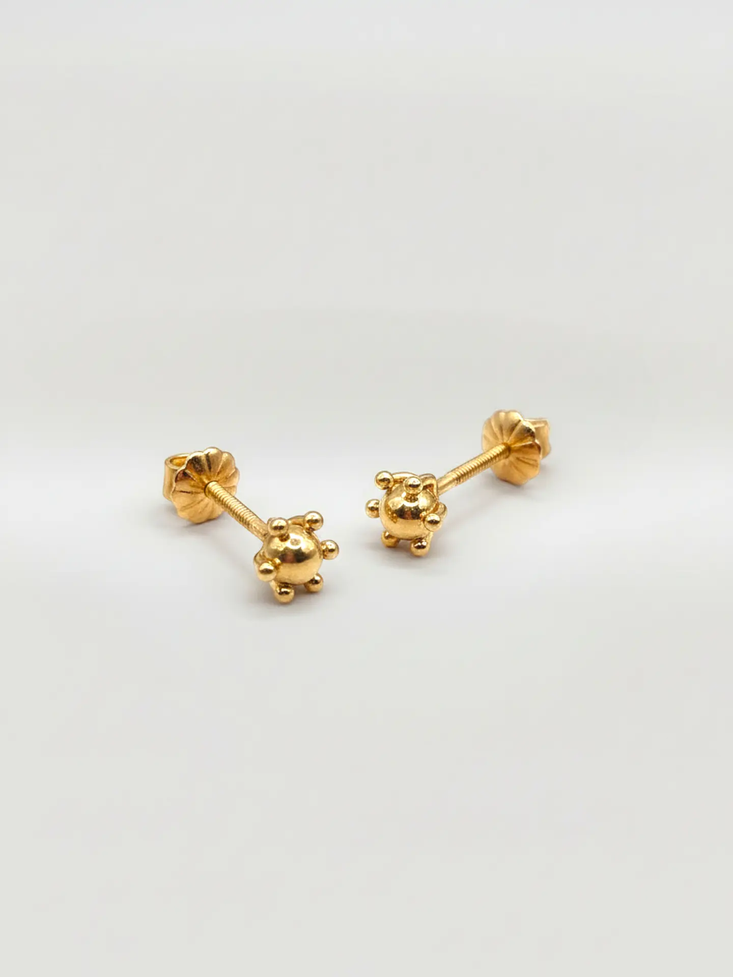 Aros Esfera Pistilo Mediano Oro 18k 5