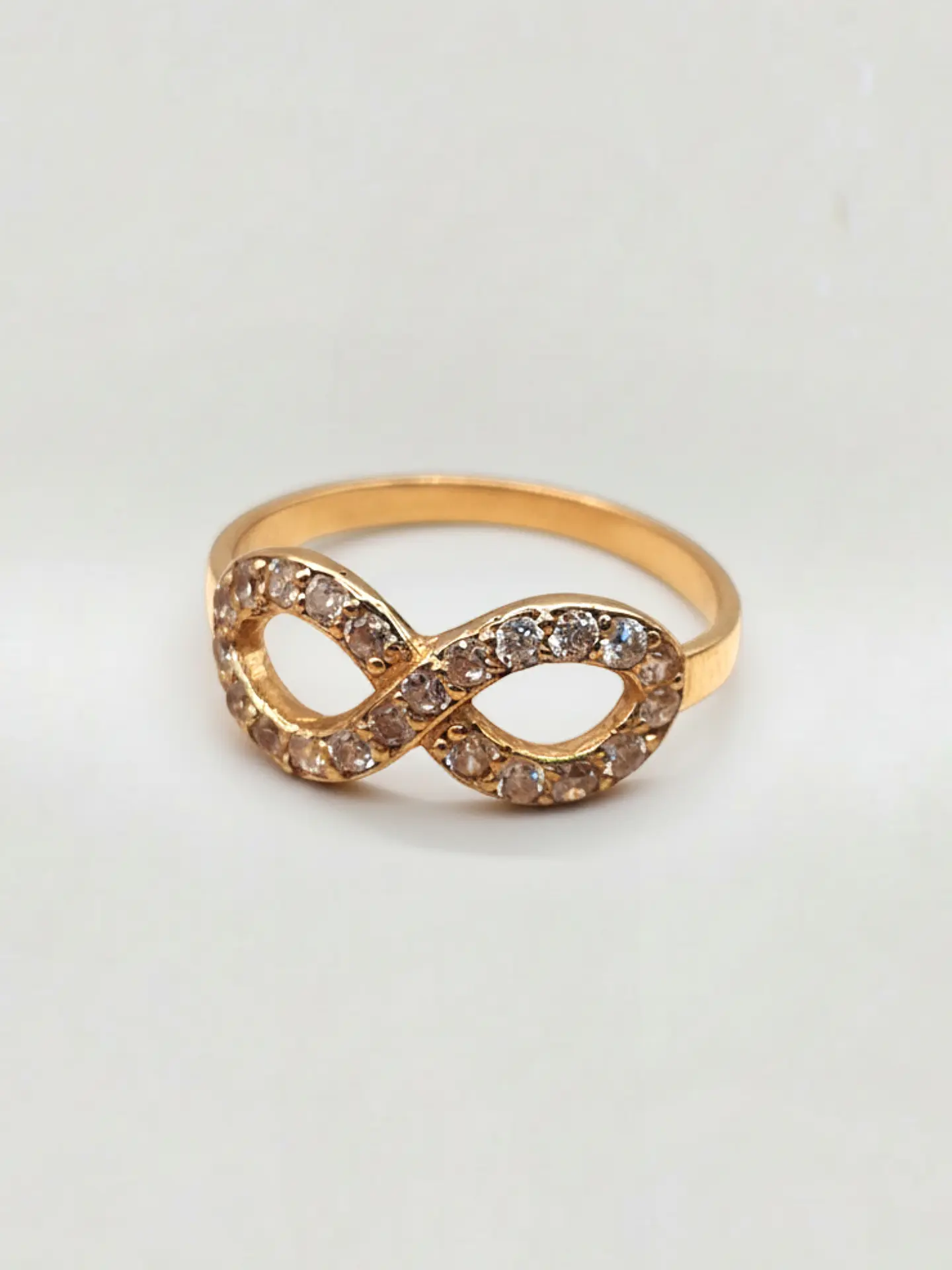Anillo Infinito Destello Eterno con Circones Oro 18k 5