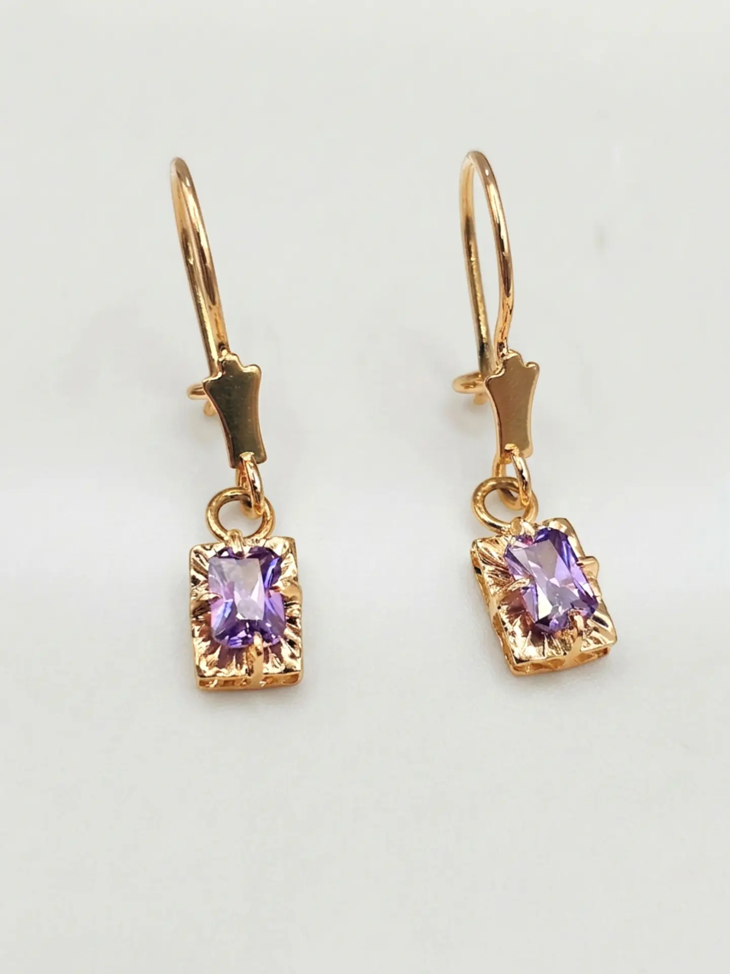 Aros Chatón Cuadrado Amatista Imperial Oro 18k 6