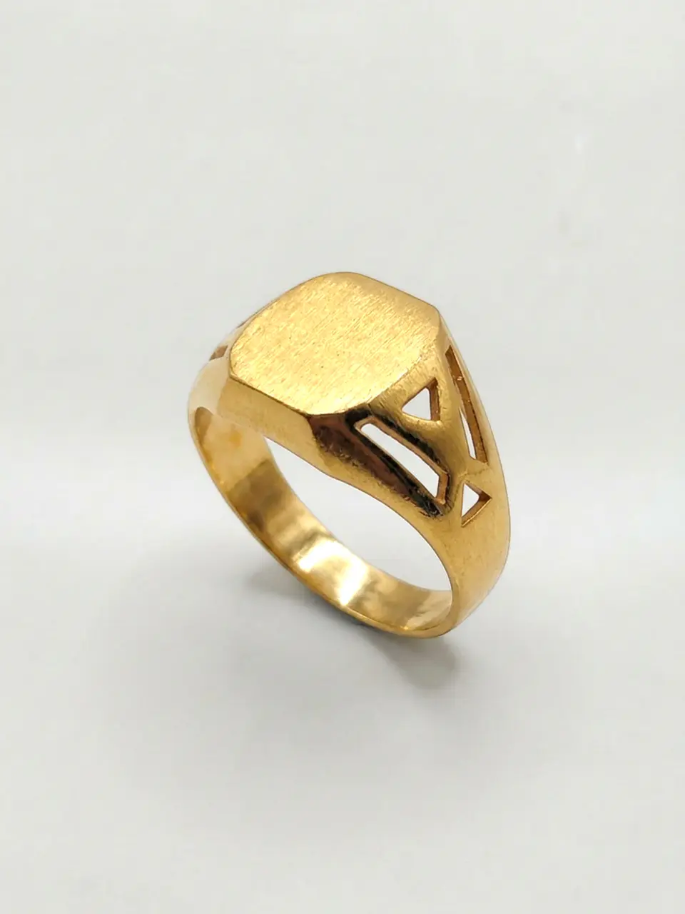 Anillo Sello Vanguardia Calada Oro 18k 4