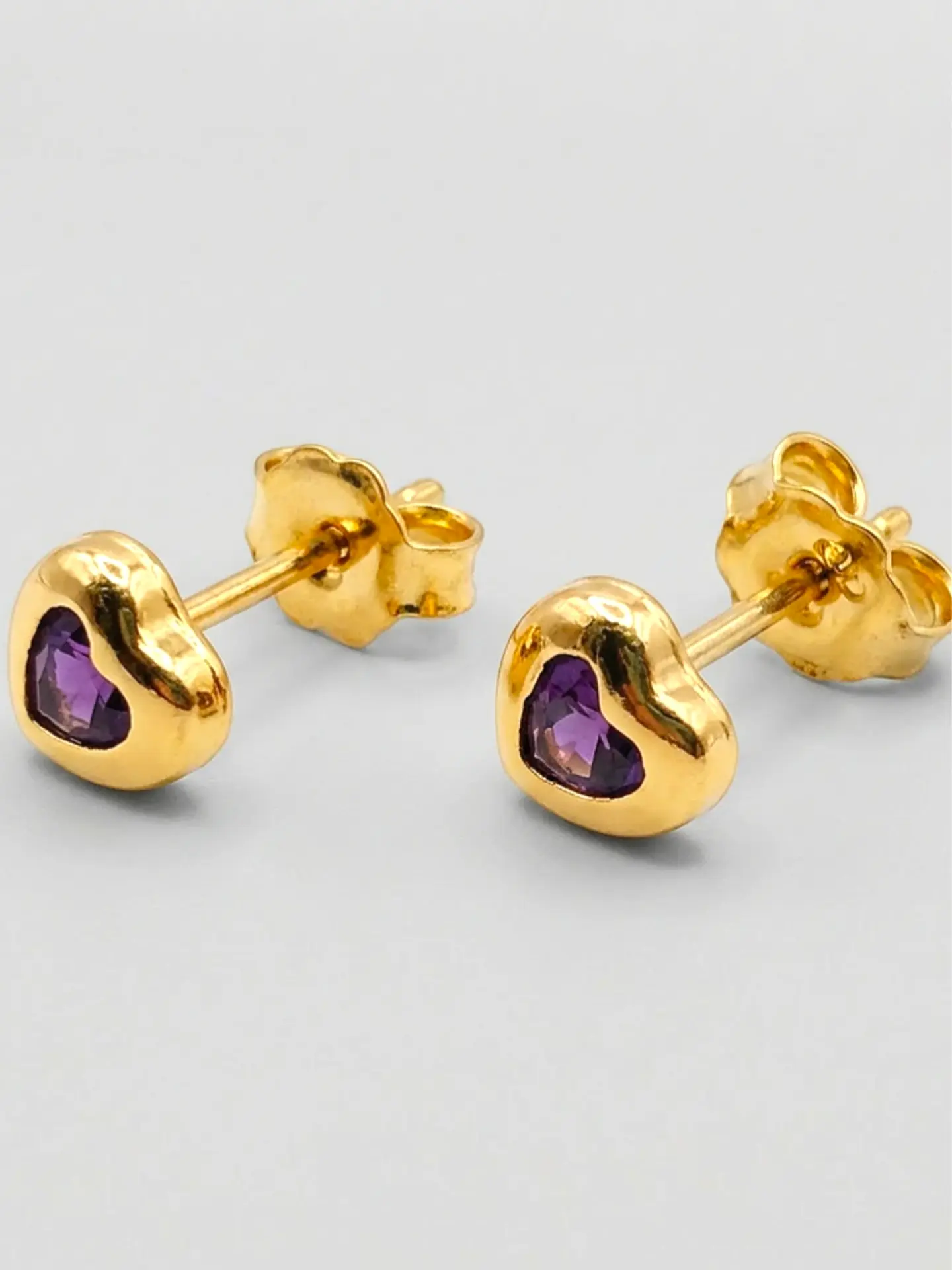 Aros Corazón de Amatista Mediano Oro 18k 6