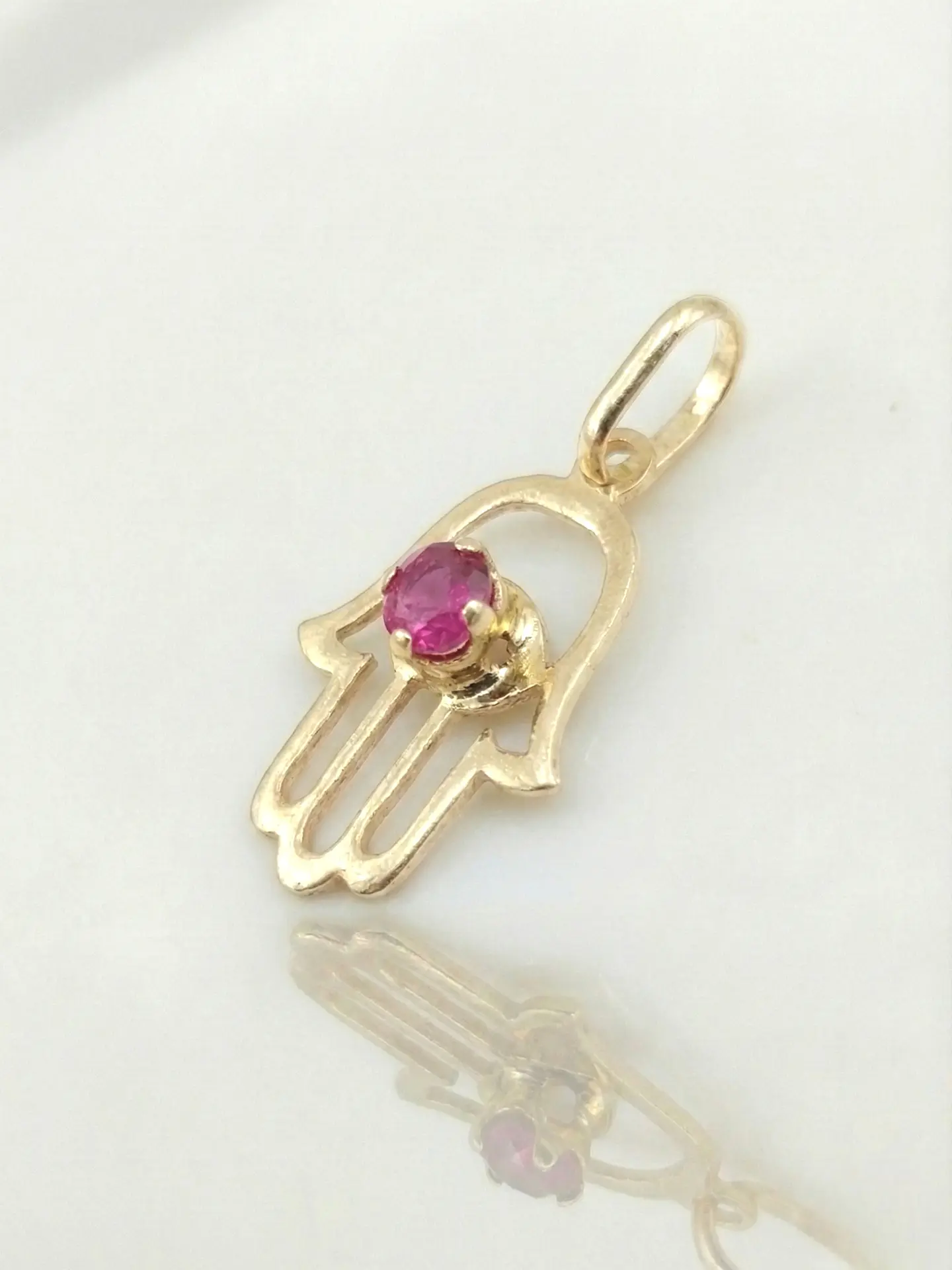 Colgante Mano de Fátima Pasión de Rubí Oro 18k 2
