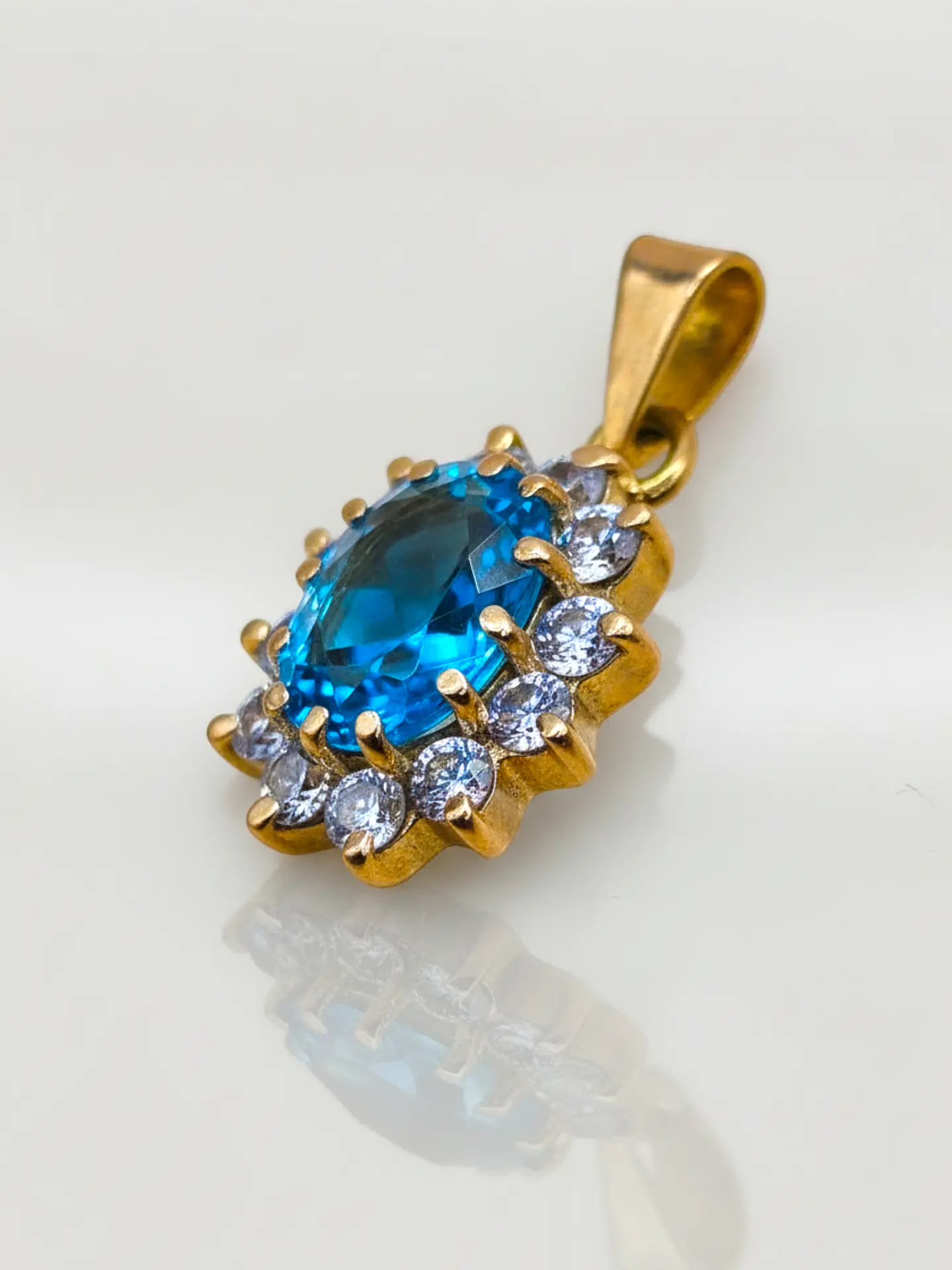 Colgante Lady Mar de Cristal Aguamarina Oro 18k 2