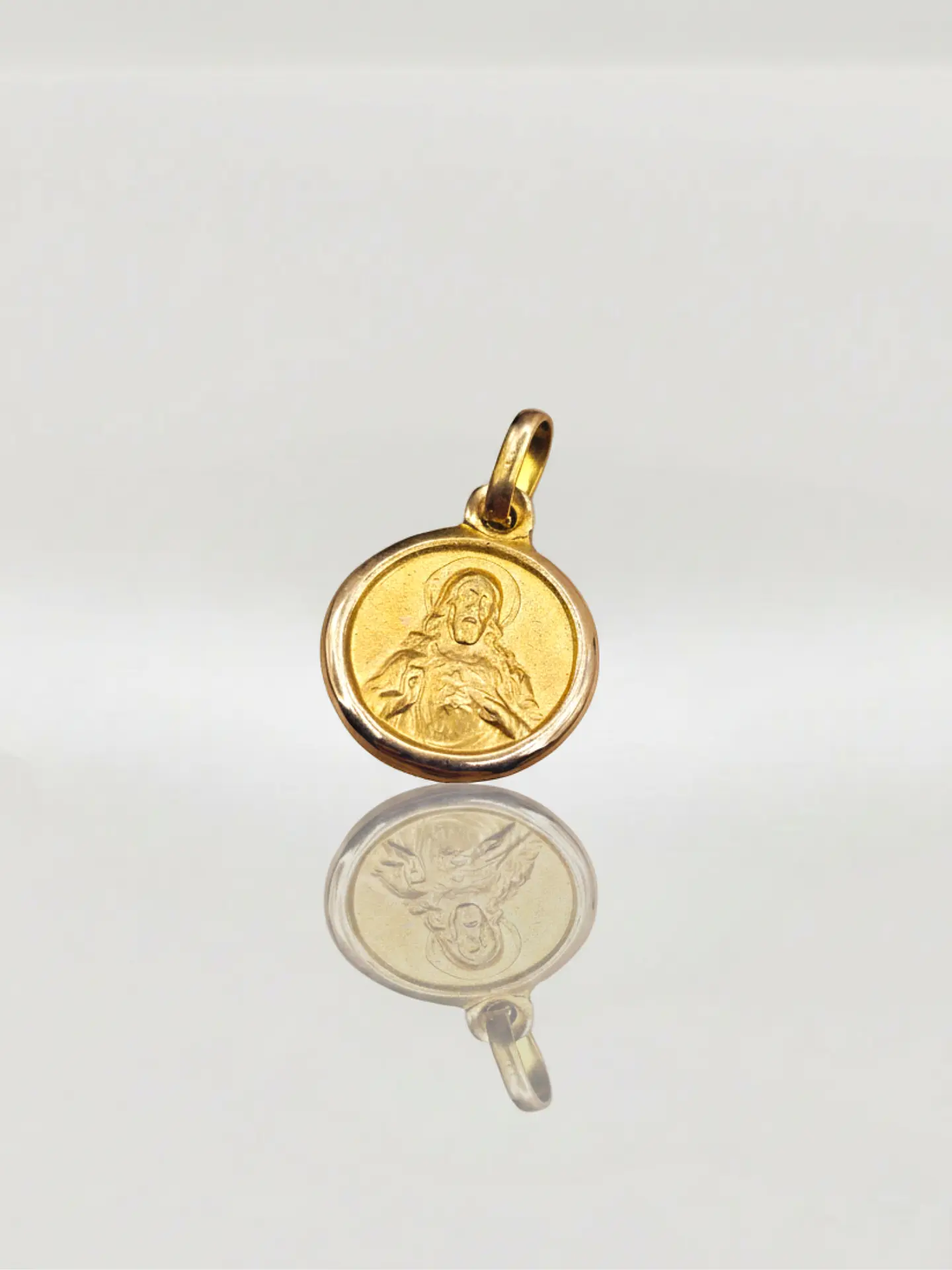Colgante Medalla Sagrado Corazón Oro 18k 2
