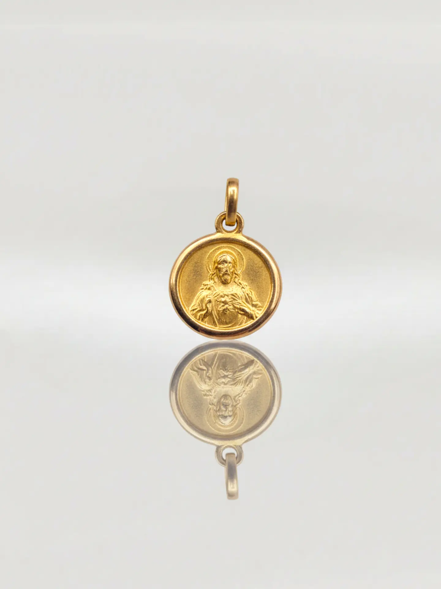 Colgante Medalla Sagrado Corazón Oro 18k 1