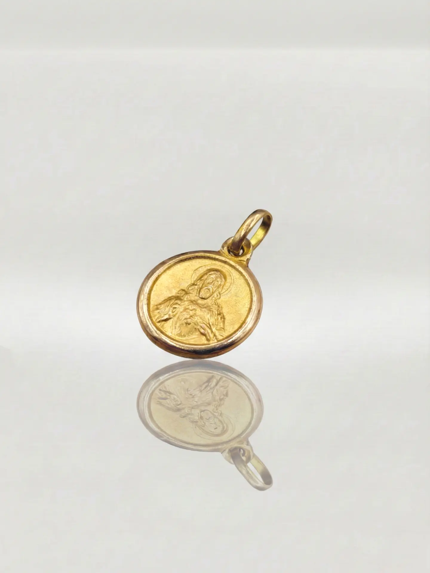 Colgante Medalla Sagrado Corazón Oro 18k 4