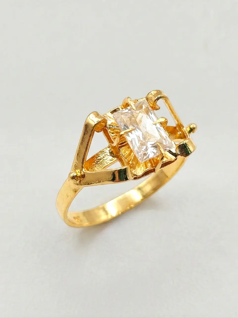 Anillo Chatón Distinción Circón Oro 18k 3
