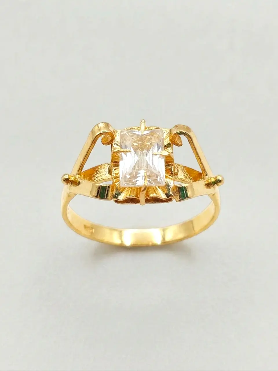 Anillo Chatón Distinción Circón Oro 18k 1