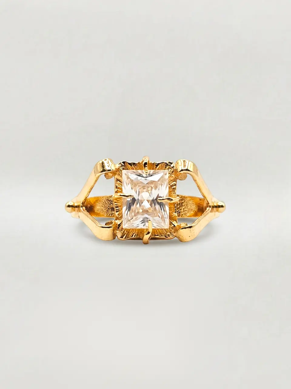 Anillo Chatón Distinción Circón Oro 18k 4